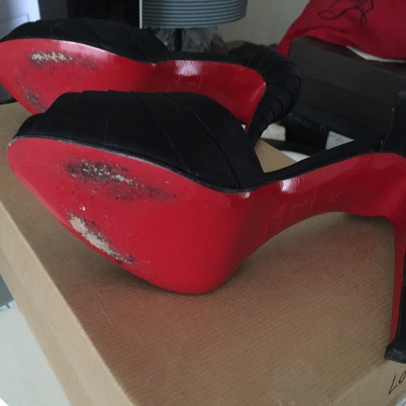 Louboutin satin crepe peep toe heels - Picture 4 of 6